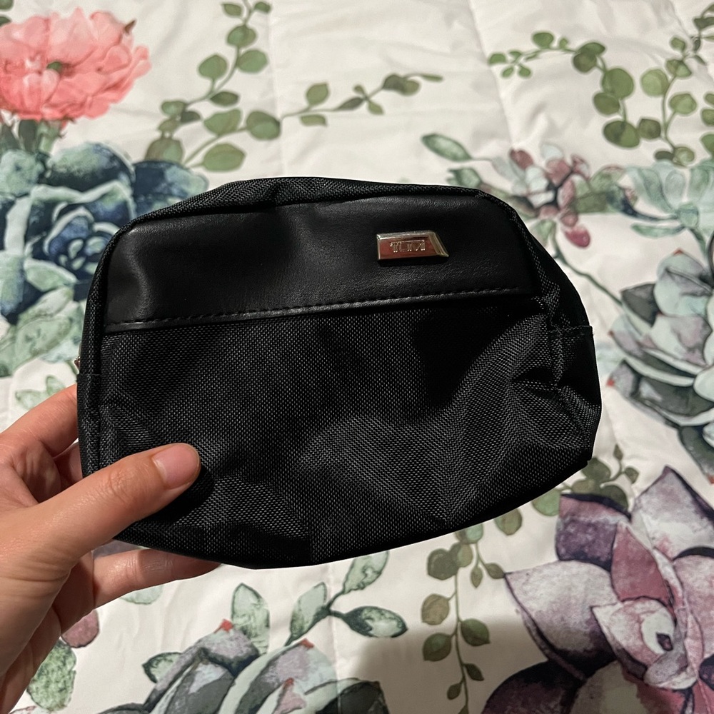 TUMI for Delta Black Ballistic Nylon Travel Amenity Kit Toiletry Pouch Bag